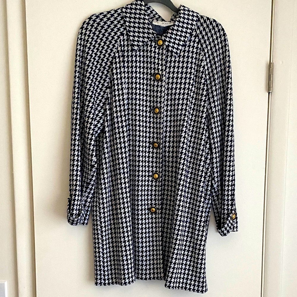St. John Navy and White Houndstooth Knit
Unlined